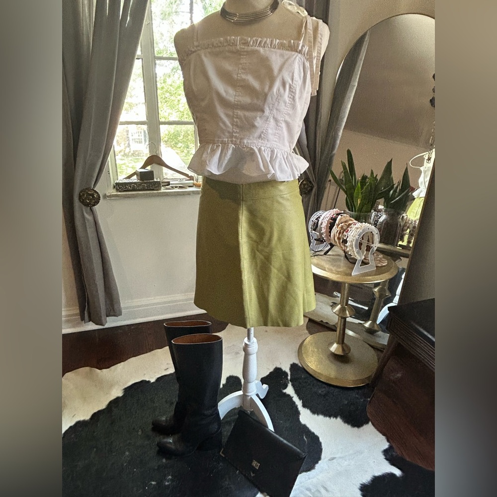 Size 38/4 vintage lime green leather skirt
